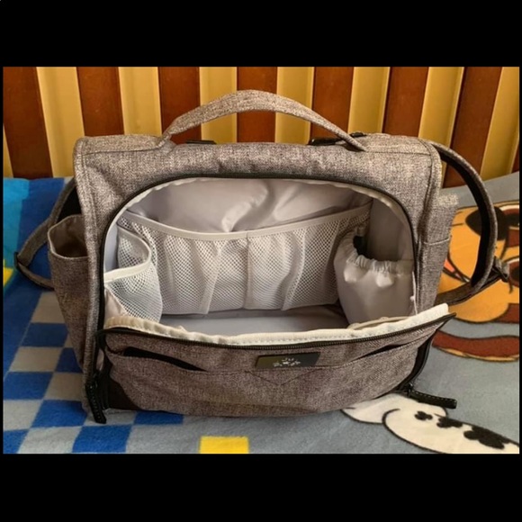 Jujube Classical Convertible in Graphite.